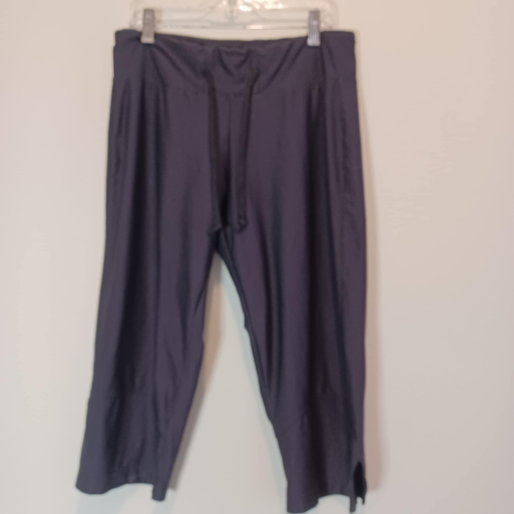 Women's Nike Dri Fit Workout Capris Wide Leg Black Size Med RN#56323 CA#05553